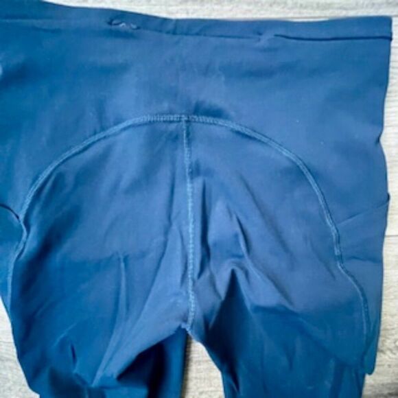 Lululemon navy reflective running leggings cropped pockets zipper pocket - Picture 4 of 9